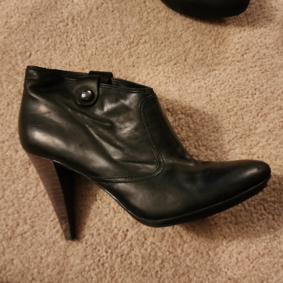 Coach leather short boots. Size 8.5 - Picture 3 of 4
